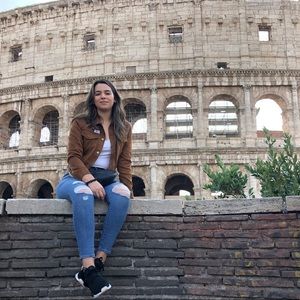 Meet your Posher, Stephania